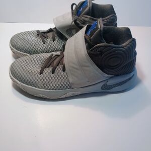 Nike Kyrie Irving 2 Sneakers 826673 Gray 2Tone Basketball Shoes Youth Size 6 Y